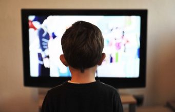 Cómo ver DAZN en una TV antigua Cómo ver DAZN en TV antigua