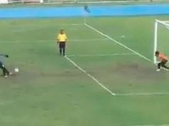 Un penalti de fútbol se hace viral, ¡tienes que verlo! Penalti de fútbol se hace viral