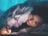 ¿Cómo Los Dispositivos Influyen En Las Relaciones Modernas? Usar el móvil por la noche te quita el sueño